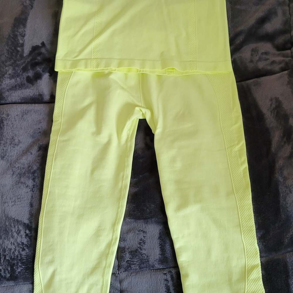 Tek Gear Workout Set- New w/o Tags - Picture 7 of 7